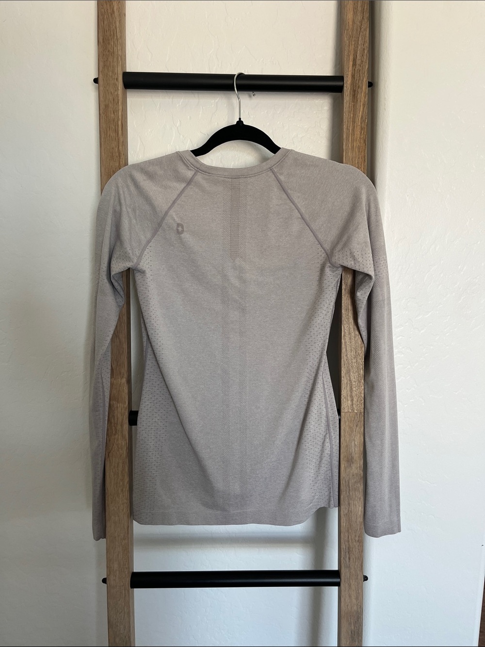 Figs Heathered Light Gray Seamless Long Sleeve Top - Picture 5 of 5
